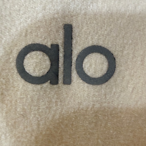 Alo Yoga Accolade Joggers Cream Neutral Fleece Sweatpants NWOT - Picture 2 of 8